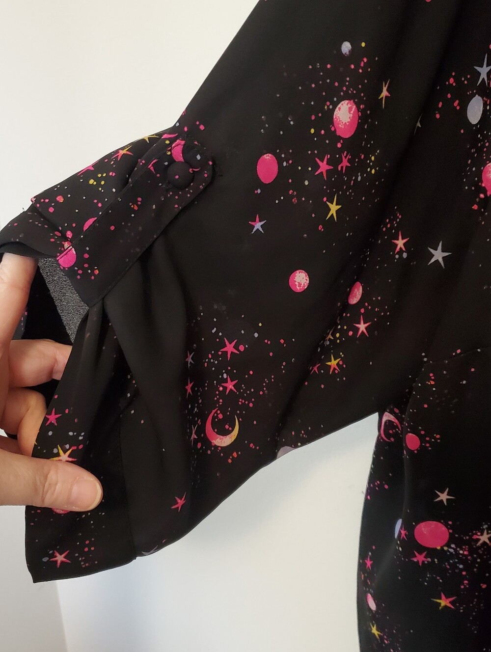 Torrid zip front pullover blouse with galaxy print Size 3X - Picture 5 of 6